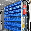 Ripiani con contenitori