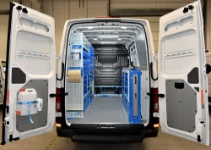 011_Crafter per carrelli elevatori con rivestimenti in legno e acciaio da Syncro System