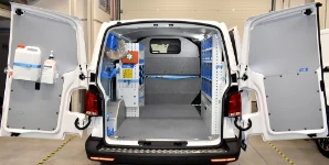 011_Transporter con allestimento su misura Syncro per impianti elettrici 