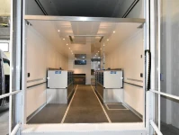 01_Allestimento Syncro su bilico diviso in due aree