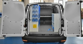 01_Caddy con allestimento sulle due pareti laterali