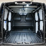 01_Ford Custom attrezzato da Syncro per lavanderia con appendiabiti con fermagruccia 