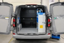 01_Ford Custom combinato allestito per home & building automation 