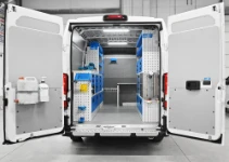 01_Peugeot Boxer 2006 L2 H2 allestito per macchine movimento terra