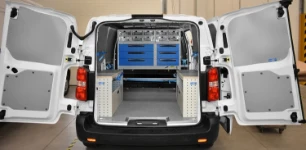 01_Peugeot Expert con allestimento Syncro System per refrigerazione industriale
