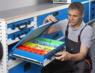 01_Valigetta su vassoio estratto