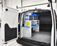 02_Parete sinistra Caddy con fermavaligie, contenitori trasparenti estraibili e accessori di bloccaggio 