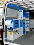 02_Parete sinistra Crafter arredata come officina mobile da Syncro System
