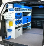 02_Parete sinistra VW ID Buzz con zona magazzino arredata da Syncro 