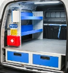 02_Ripiani di scaffalatura sulla parete sinistra di Doblò (1) 