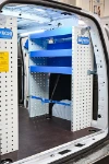 03_Accessori di bloccaggio e ripiani di scaffalatura su Proace City per veterinaria