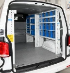 03_Parete destra di Transporter con contenitori basculanti trasparenti