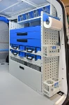 03_Parete destra Scudo con cassetti, ripiani e accessori per furgone Syncro System