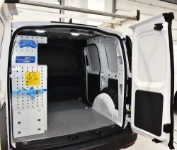 03_Rivestimenti per il pavimento di Caddy e tanto spazio libero 