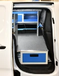 04_Cassetto sottopianale accessibile dal portellone laterale di Partner Peugeot