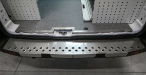 04_Copriparaurti speciale anti urto su Transit L3 H2 attrezzato da Syncro 