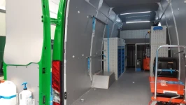 04_Lato sinistro Daily con sistemi di bloccaggio e cassettiera Syncro 