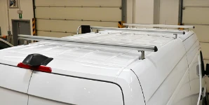 05a_Barre sul tetto di Mercedes Sprinter per elettricista 