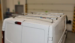 05_Barre portatutto con profilo Ultrasilent© sul tetto di Fiat Talento 