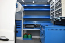 05_Contenitori trasparenti, telai portataniche e inverter su Crafter 