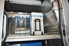 05_Doppio vano, sotto e sopra, su Trafic per onoranze funebri