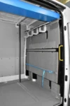 05_Paratia di fondo Crafter con rivestimento e sistemi di bloccaggio per furgoni Syncro