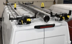 05_Portascala doppio e portatubi sul tetto di Daily L3H2