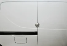 05_Serratura su Renault Express allestito per elettricista da Syncro 