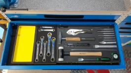 06_Dettaglio cassetto metallico con alloggiamenti per utensili su Fiat Ducato allestito da Syncro 