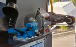 10_Morsa e levigatrice per rifiniture e aggiustaggi su protesi e ortesi su Sprinter