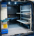 22bis_ Custom parete destra con ripiani aperti (2)