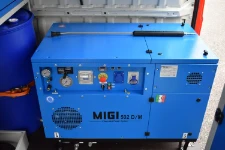 22_Macchina combinata generatore compressore su furgone allestito da Syncro