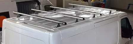 Barre portatutto su furgone per ristrutturazioni commerciali