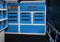 Cassetti sul lato sinistro del Custom Ford