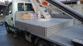 Cassettiera sottopavimento per furgone su mezzo non cassonato 