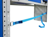 Cinghia con sgancio rapido fra due fianchi