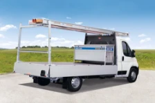 Combibox accessoriabile montata su furgone cassonato 