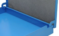 Dettaglio del coperchio delle valige syncro con cerniere anti ribaltamento