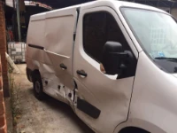 Esterno furgone incidentato