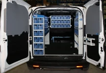 Furgone allestito per montaggio tende da sole