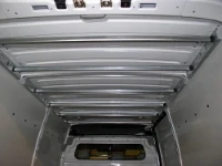 Furgone trasporto capi appesi