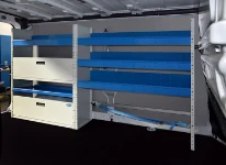 La scaffalatura sul lato sinistro del Trafic L2 2014