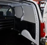 Lato destro libero con pannelli di rivestimento