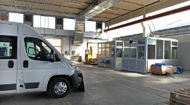 Montaggio allestimento furgoni in piena attività presso l'officina di Francom per Padova Treviso Vicenza