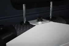 Morsetto per bloccare l'organizer allo schienale