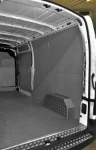 Pianale e pannelli laterali nel vano di carico del Renault Master