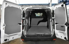 Renault Express con pianale pannelli laterali copriruota copriparatia