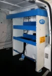 Ripiani di scaffalatura per furgone adibito ad assistenza ascensori