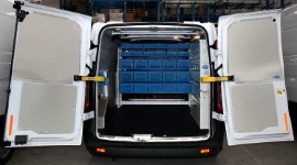 Scaffali e cassetti in plastica per Custom Ford