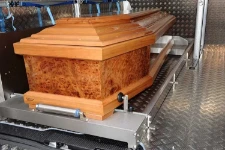 Slitta su misura per il trasporto di cofani funebri nei furgoni